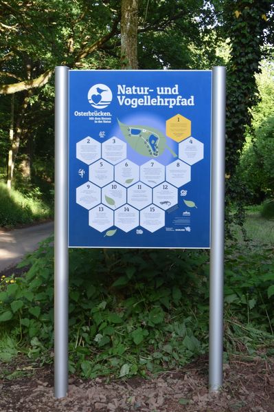 Datei:Infotafel Natur-Vogellehrpfad 25.05.2018.jpg